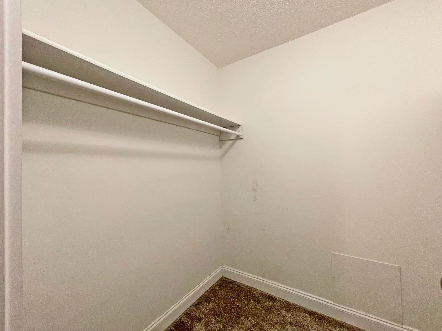 Apple Valley Townhome: 7184 155th St W