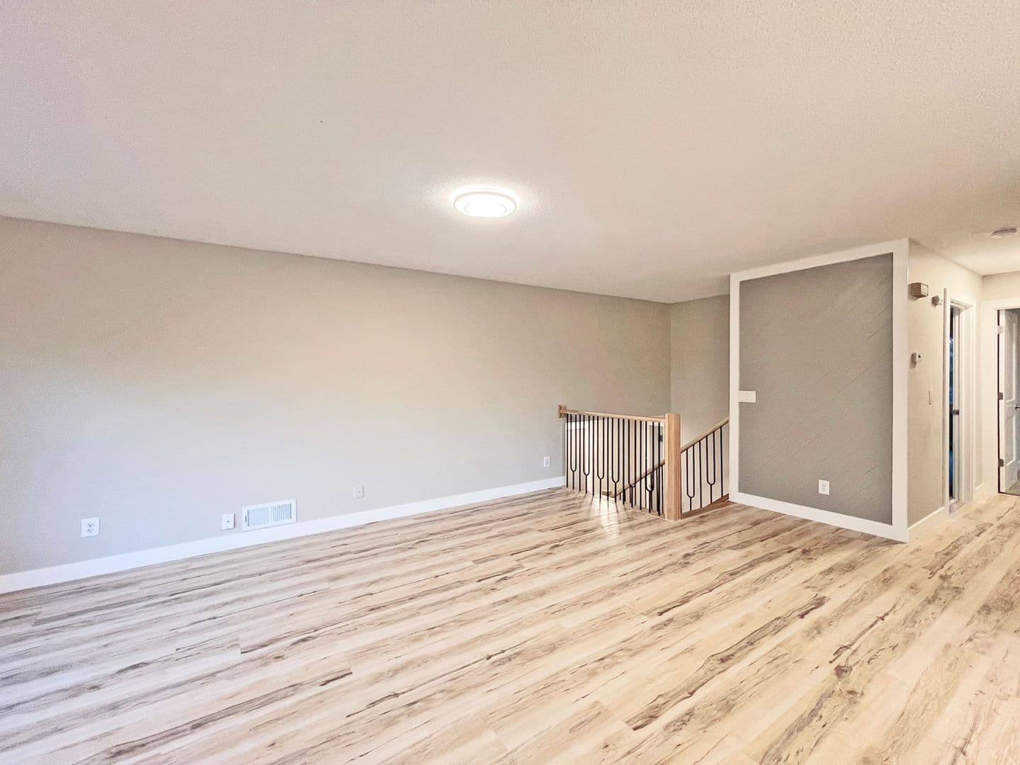 Apple Valley House: 15828 Harwell Avenue