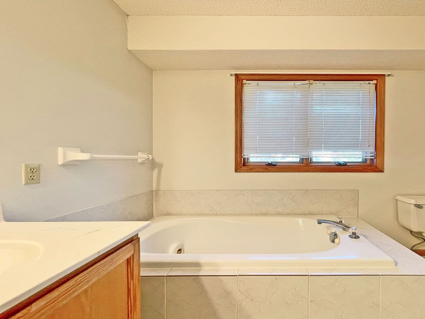 Woodbury House: 10066 Fox Run Cove