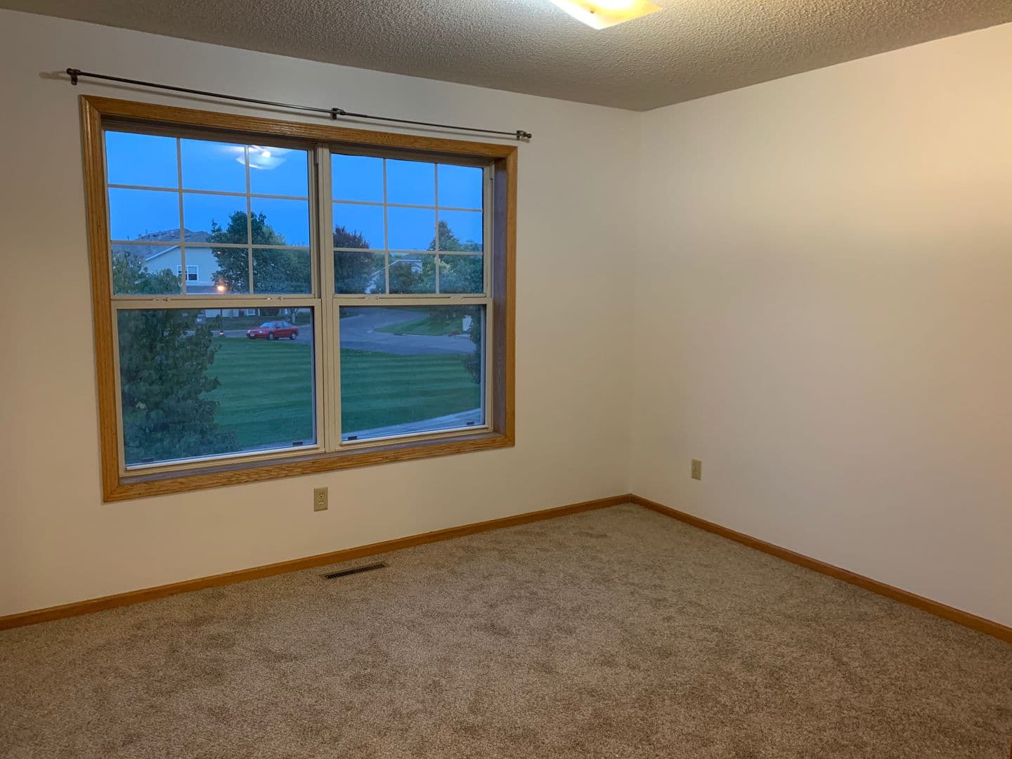 Oakdale Townhome: 450 Hickory Lane