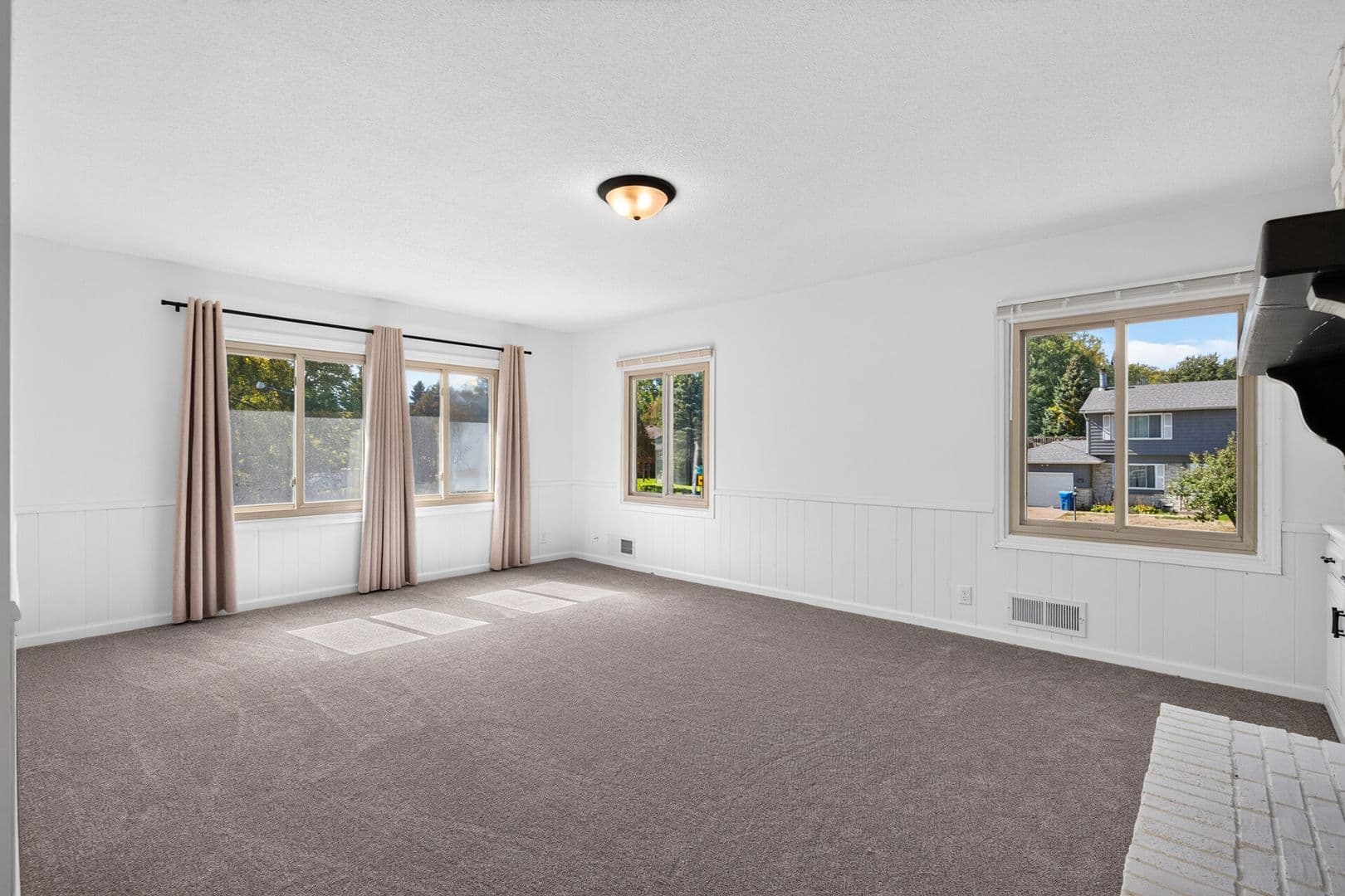 Inver Grove Heights House: 1875 46th St E