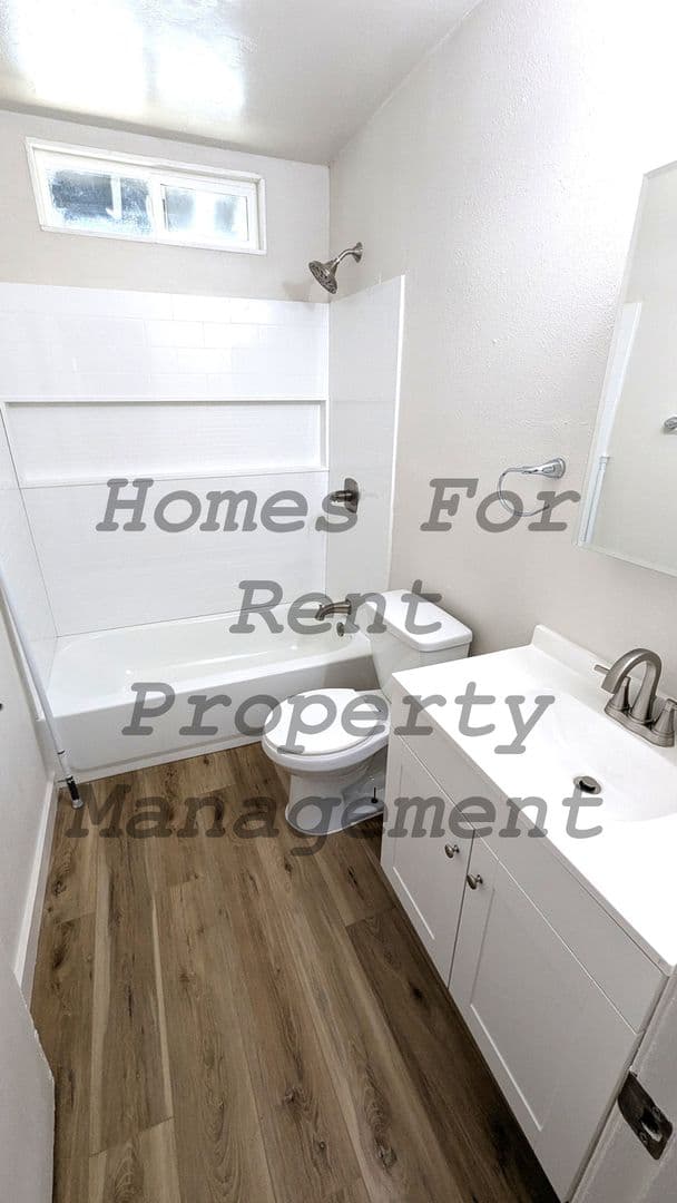 Porterville Apartment: 205 Chase Ave.