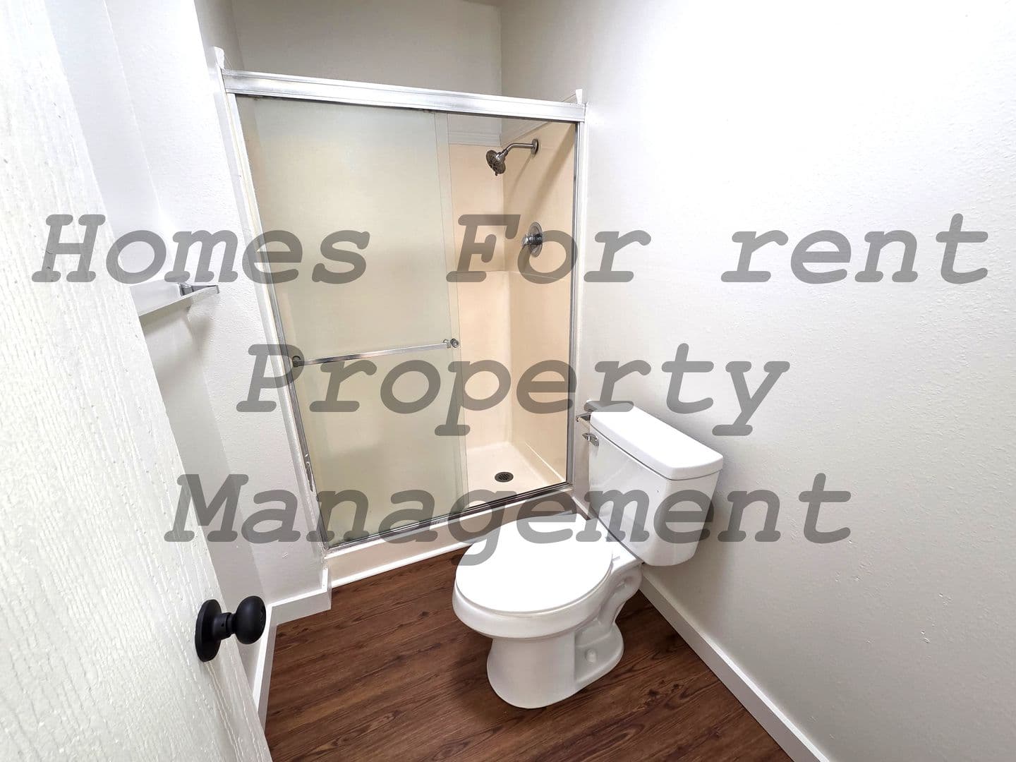 Porterville Apartment: 233 N. E St. #1-3