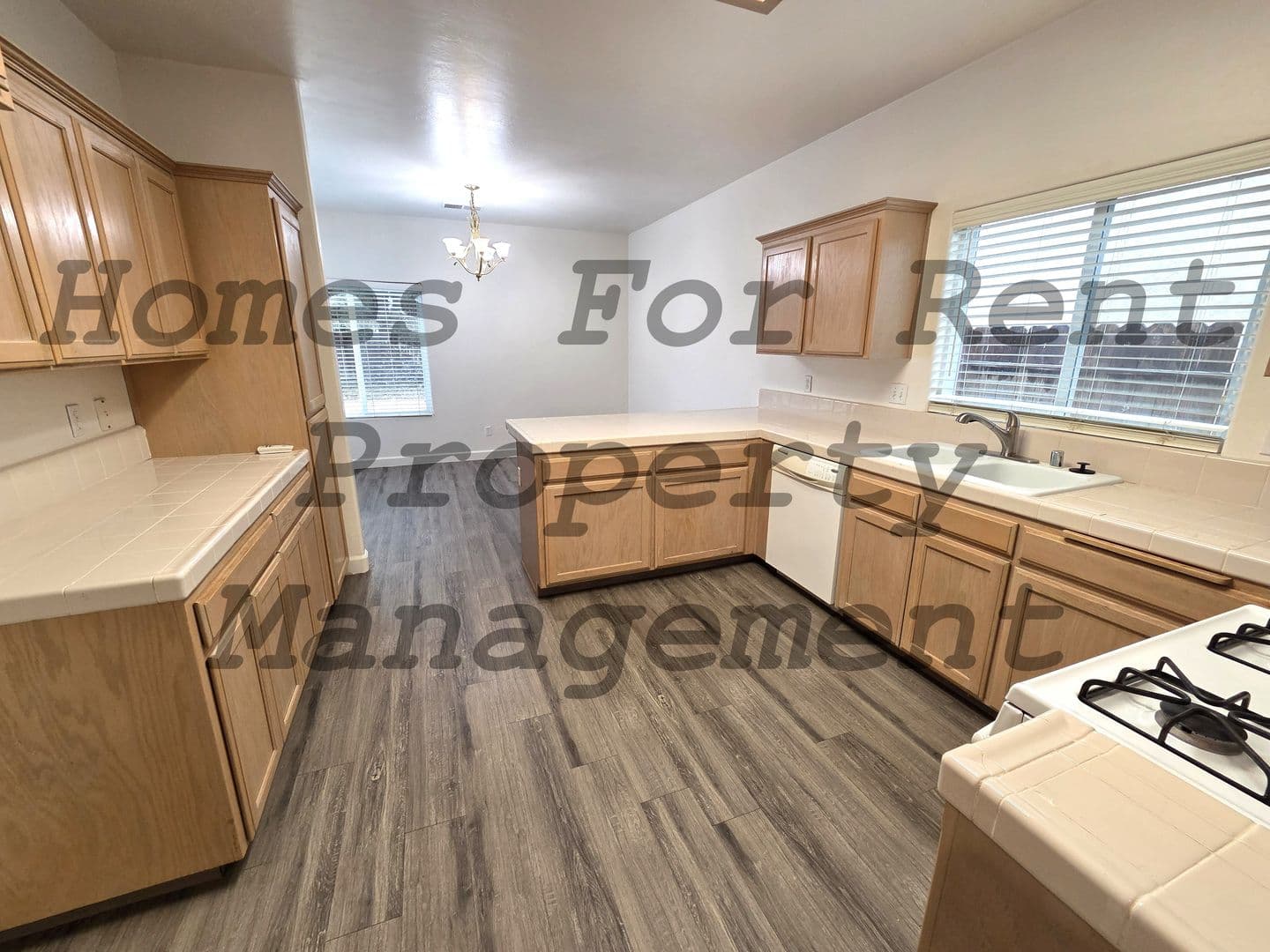 Fresno House: 6053 E. Cortland Ave