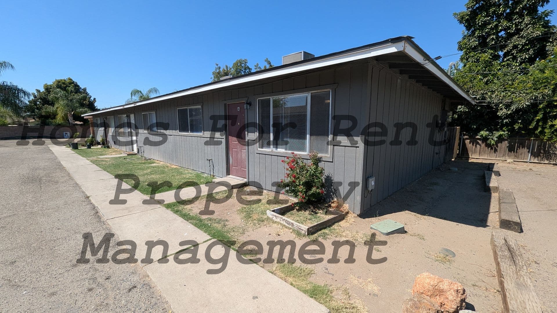 Porterville Apartment: 205 Chase Ave.