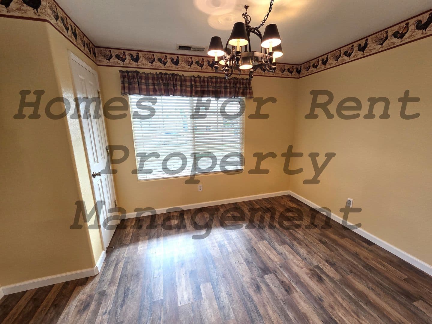 Porterville House: 1914 Pioneer Ave