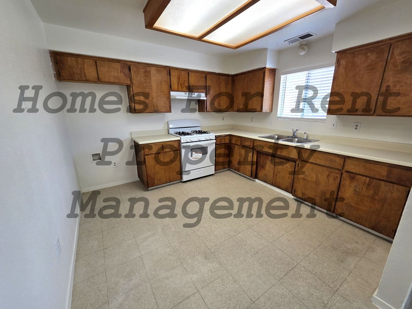 Porterville Apartment: 1719 W. Putnam Ave