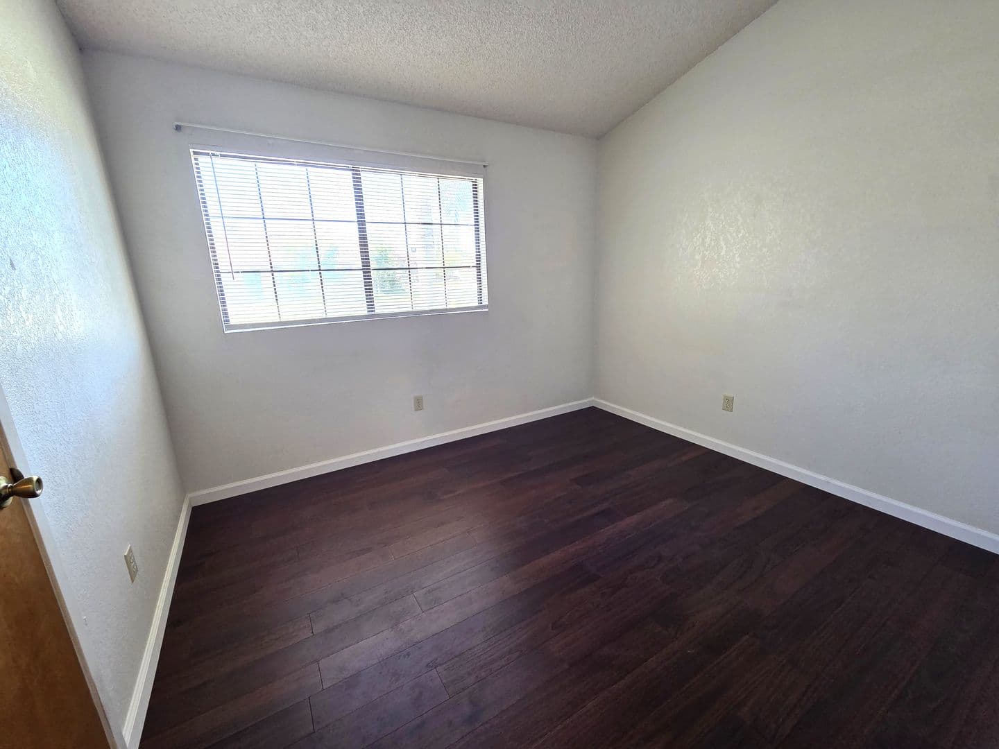 Porterville House: 550 Black Oak Ave