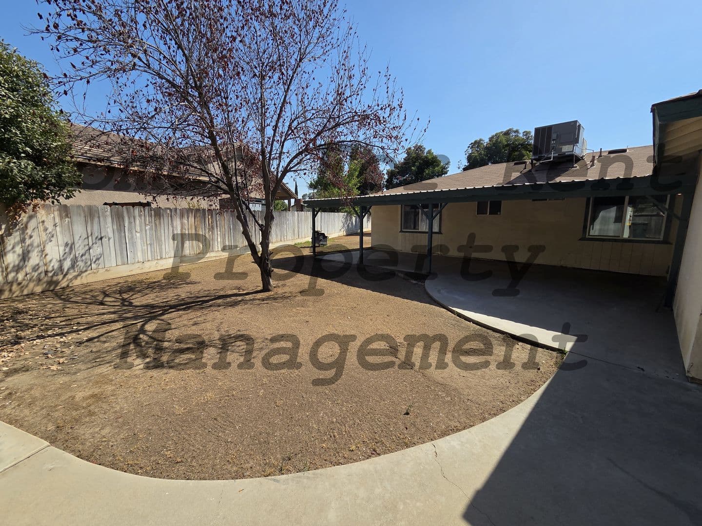 Porterville House: 711 Sandra Ln