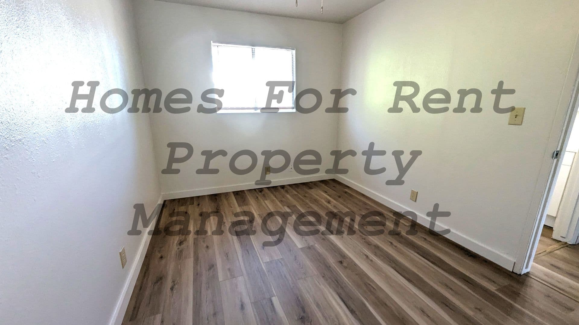 Porterville Apartment: 205 Chase Ave.