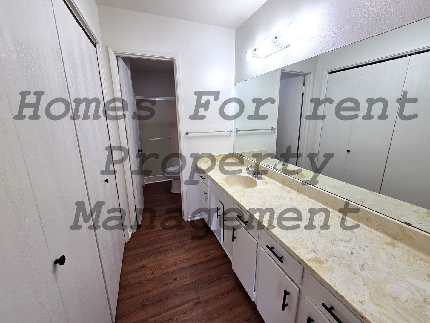 Porterville Apartment: 233 N. E St. #1-3