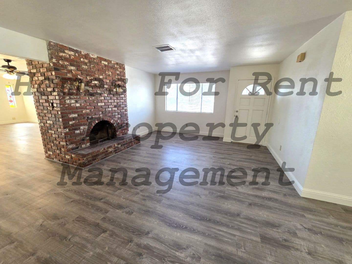 Porterville House: 711 Sandra Ln