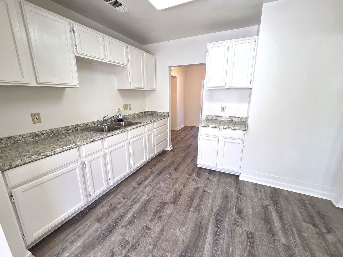 Porterville House: 345 W. Kanai Ave