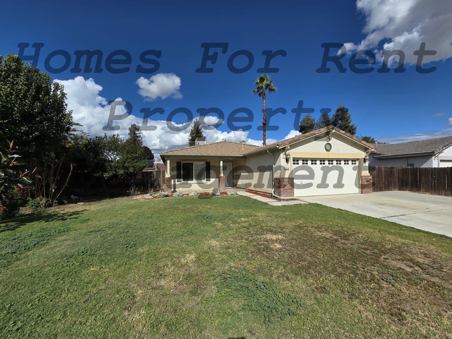 Porterville House: 1914 Pioneer Ave