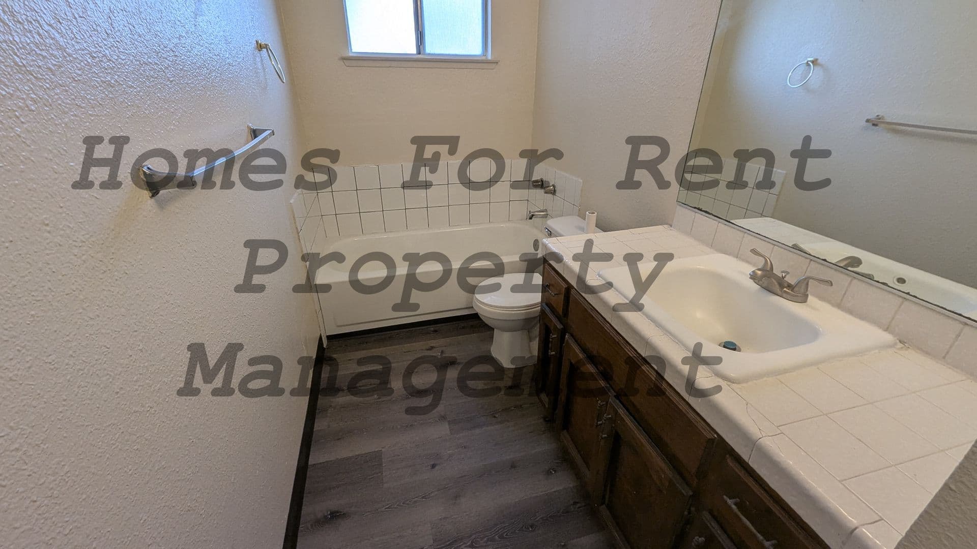 Porterville House: 1051 W. Thurman Ave
