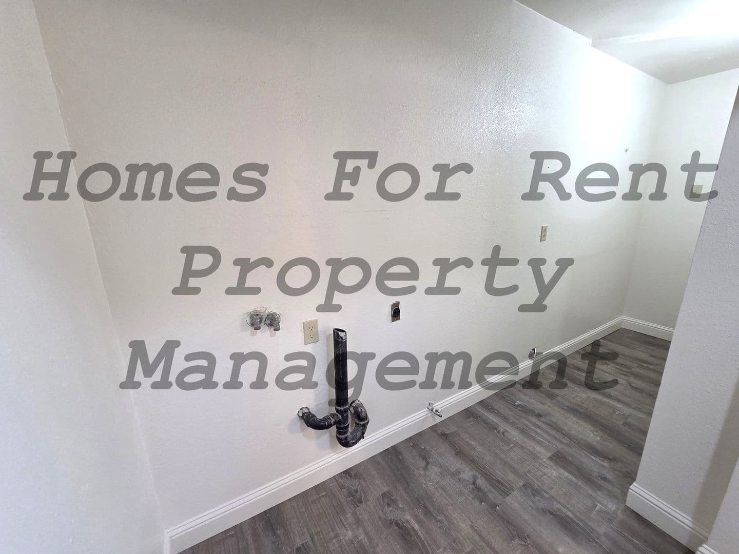 Porterville House: 711 Sandra Ln