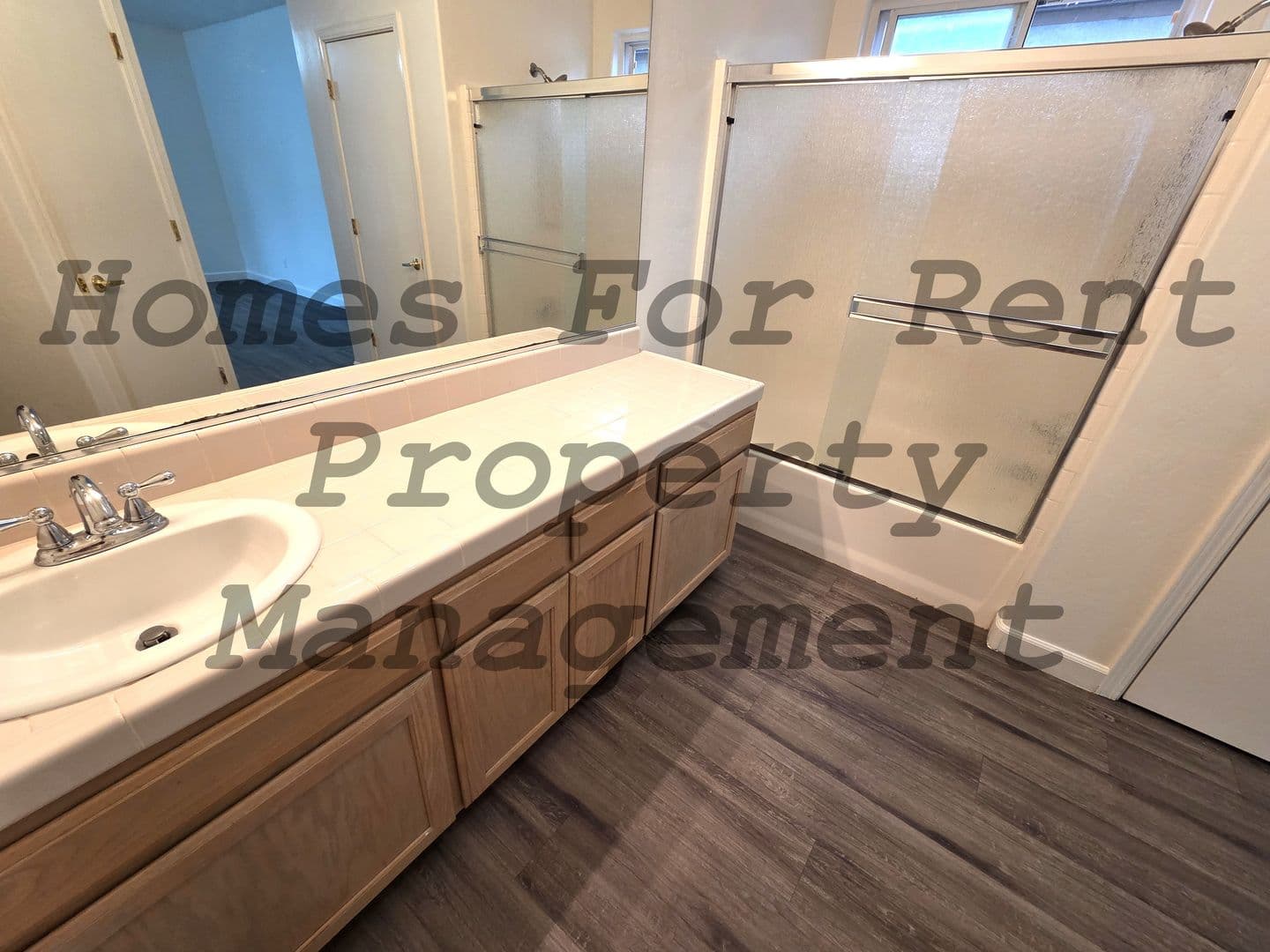 Fresno House: 6053 E. Cortland Ave