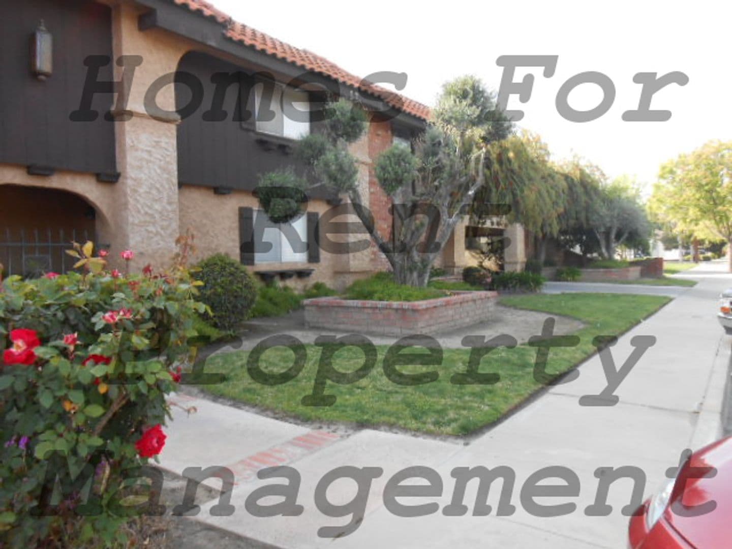 Porterville Apartment: 233 N. E St. #1-3