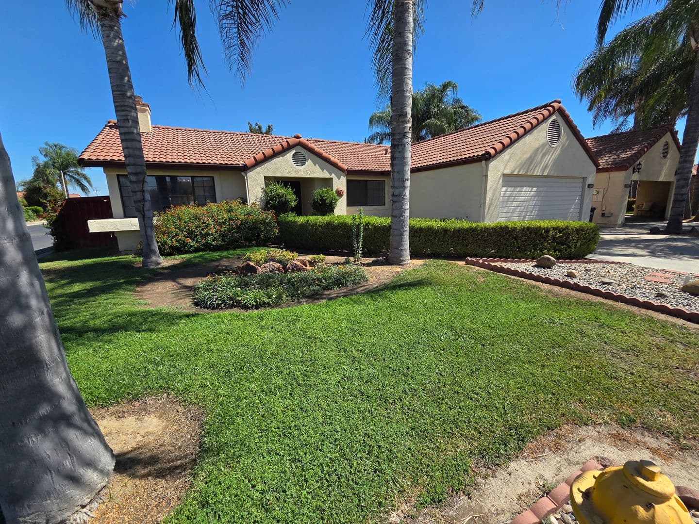 Porterville House: 550 Black Oak Ave