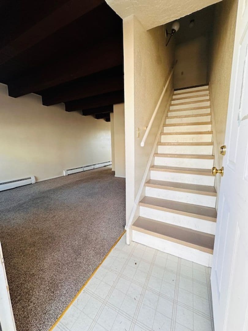Green River Apartment: 185 F Monroe Ave