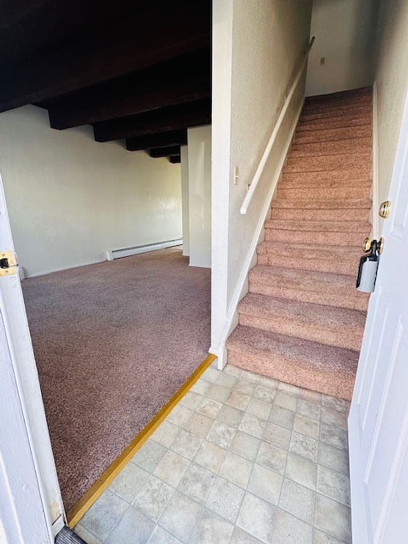Green River Apartment: 185 E Monroe Ave