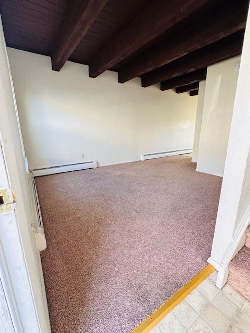 Green River Apartment: 185 E Monroe Ave
