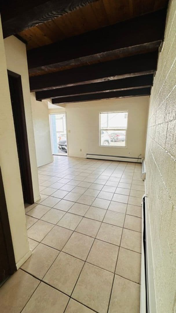 Green River Apartment: 135 A Monroe Ave