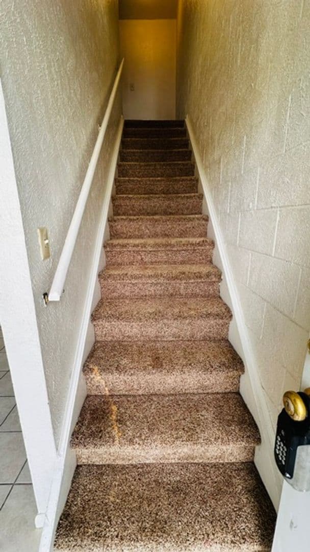 Green River Apartment: 135 A Monroe Ave