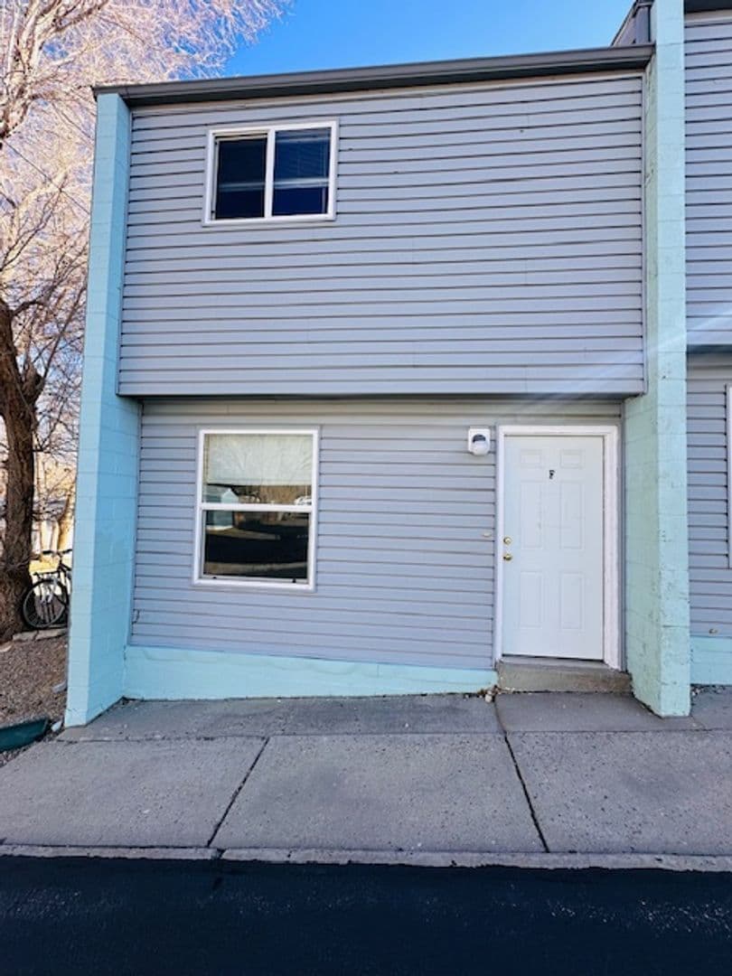 Green River Apartment: 185 F Monroe Ave