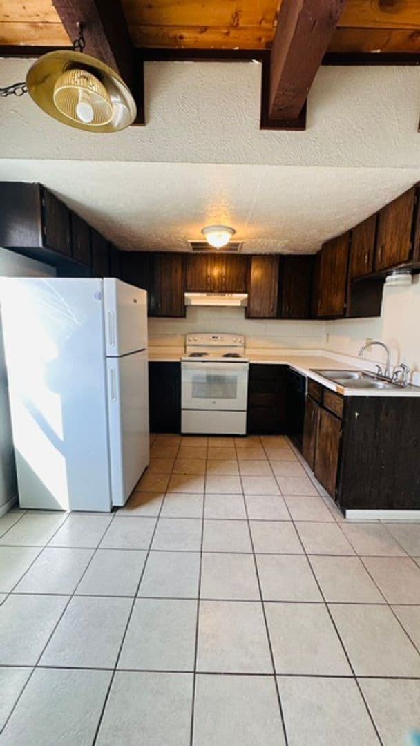 Green River Apartment: 135 A Monroe Ave