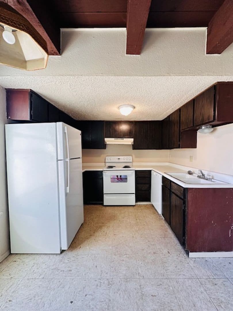 Green River Apartment: 185 F Monroe Ave