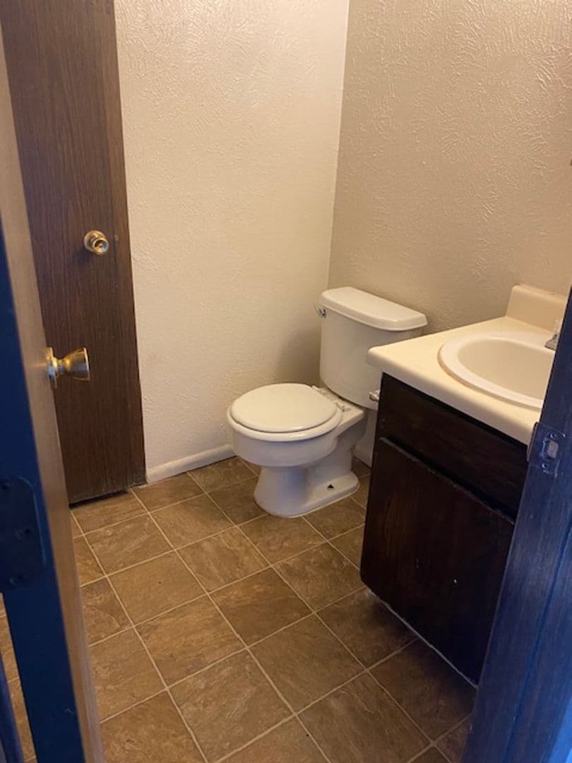 Green River Apartment: 165 F Monroe Ave