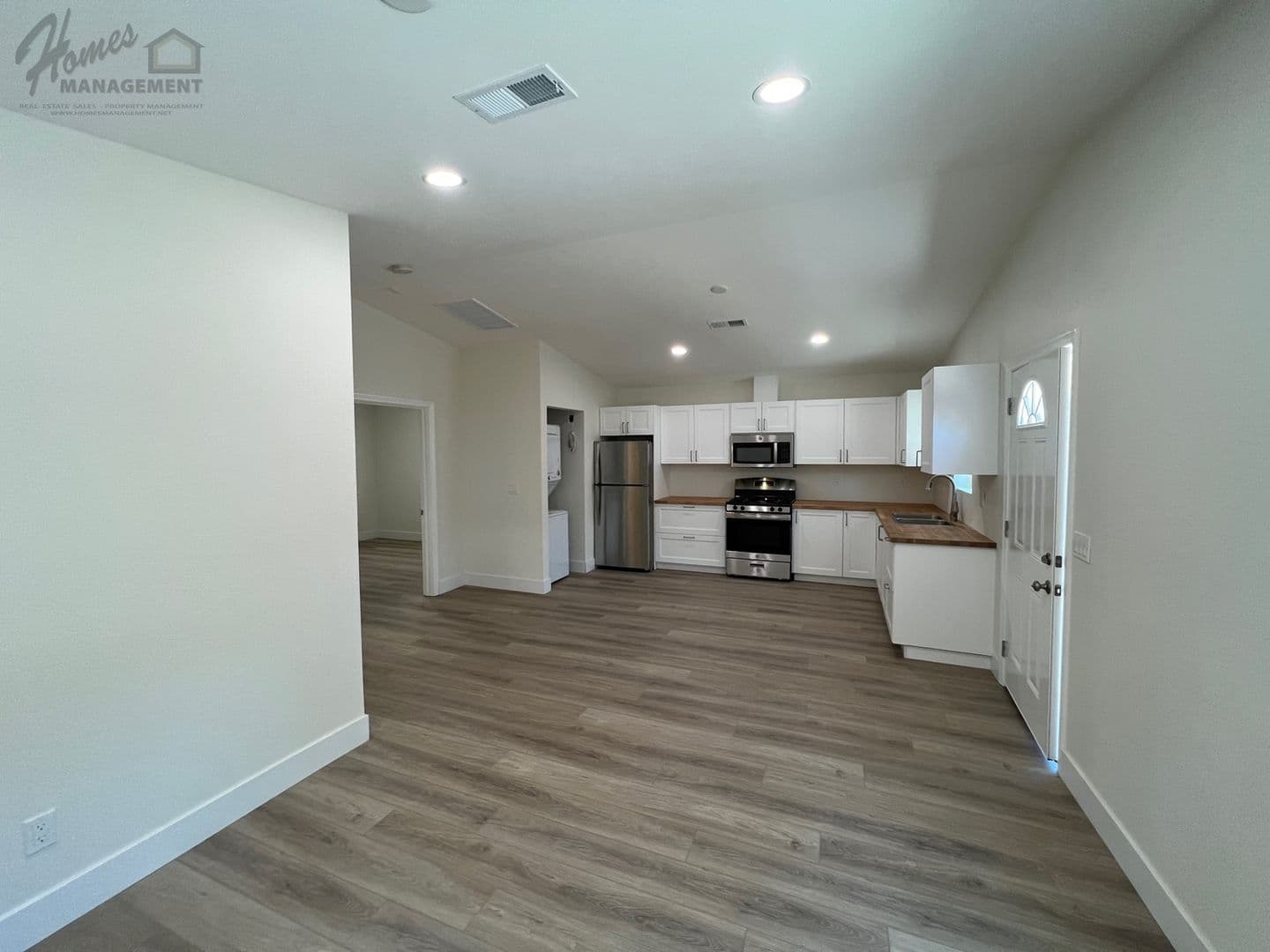 San Marcos Multiplex: 790-792 N Alda Dr