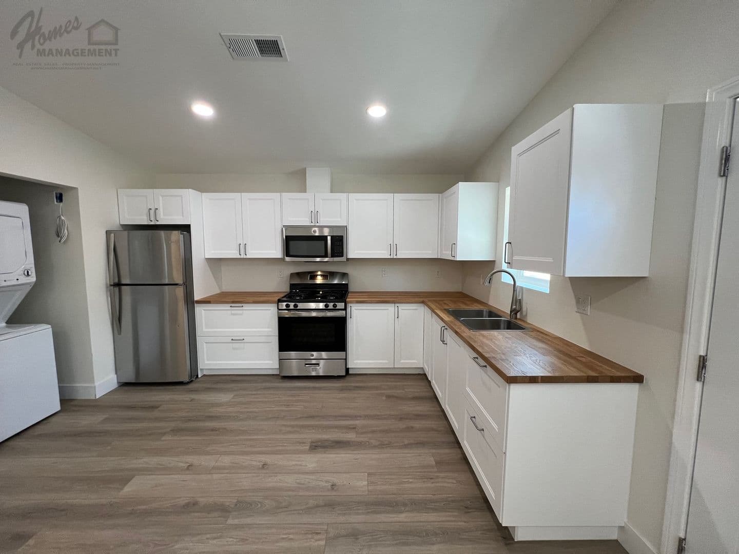 San Marcos Multiplex: 790-792 N Alda Dr