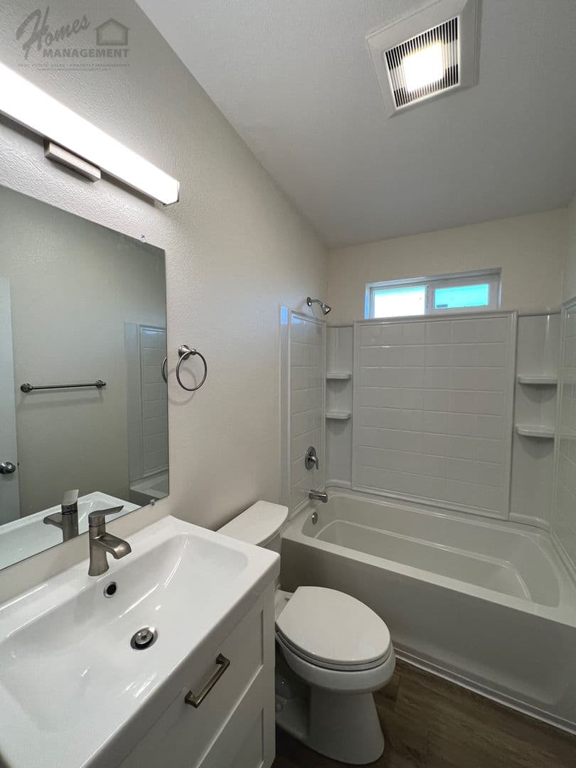 San Marcos Multiplex: 790-792 N Alda Dr