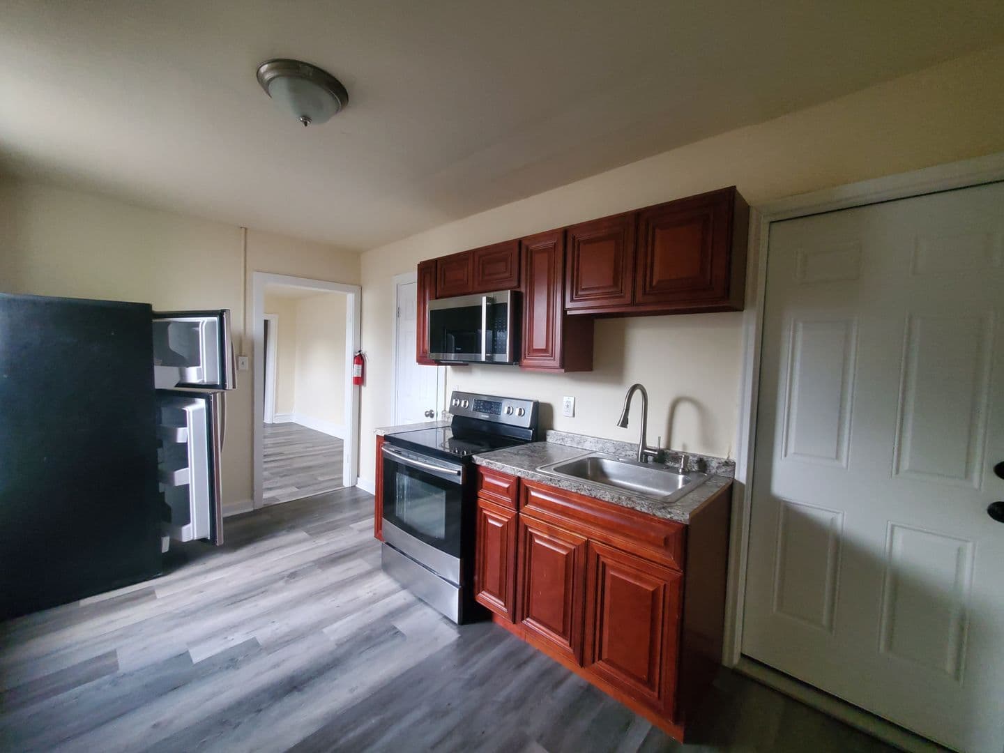 Allentown Apartment: 347 N 7th Street
