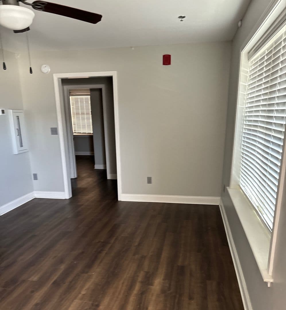 Clinton Apartment: 103 East Main St.