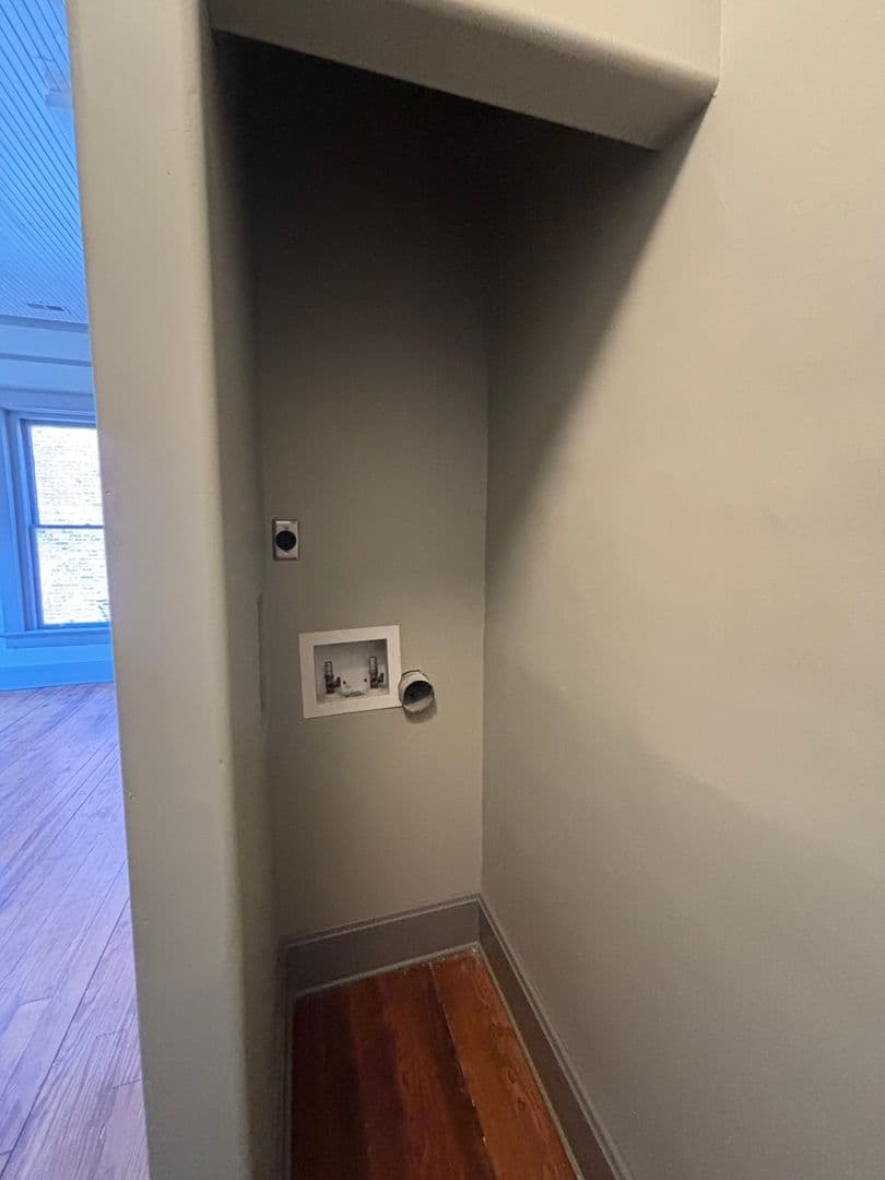 Clinton Apartment: 106 N Broad Street