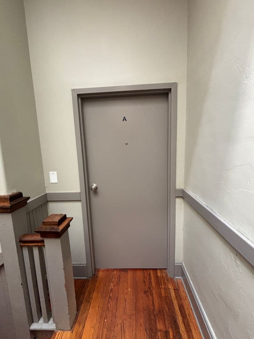 Clinton Apartment: 106 N Broad Street