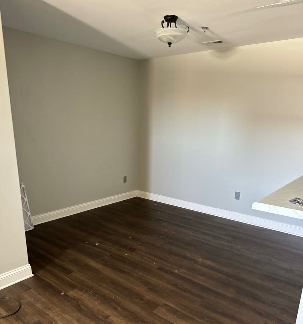 Clinton Apartment: 103 East Main St.