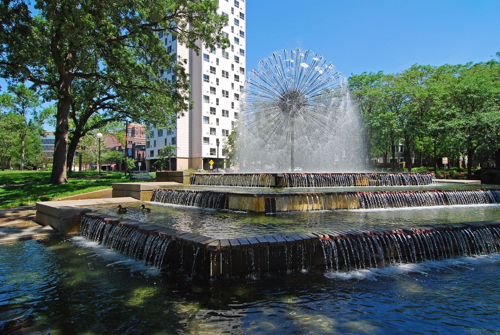 Minneapolis Condo: 317 Groveland Ave