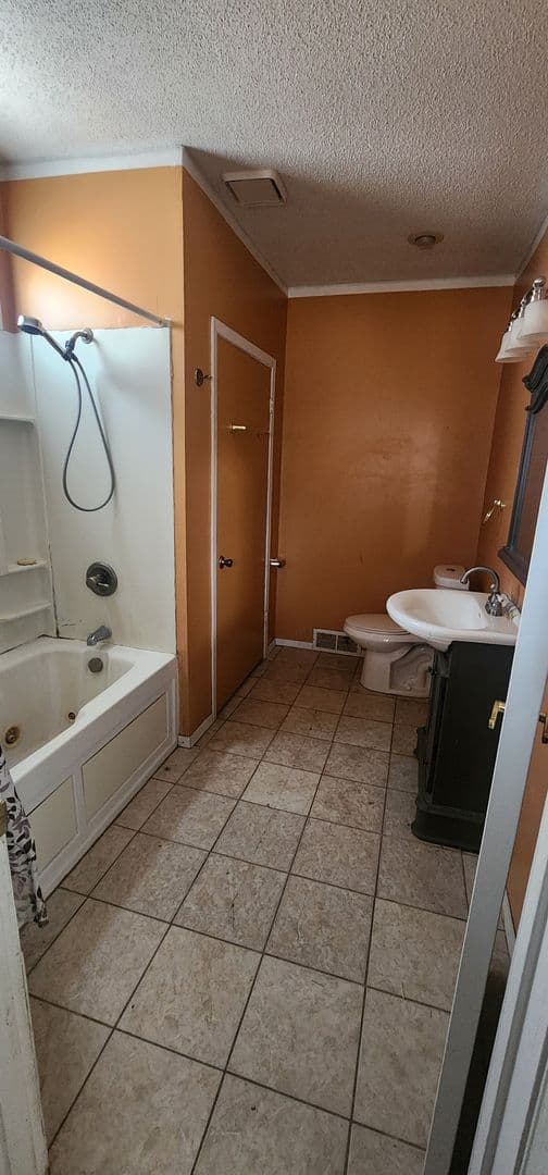 Austin House: 1101 8th Ave NE