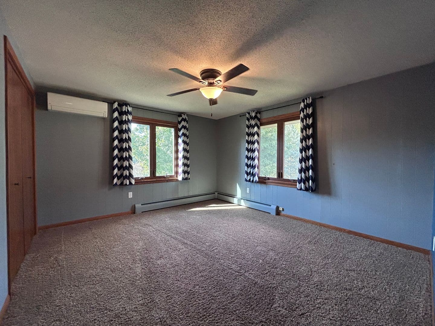 St Charles House: 669 E 14th St
