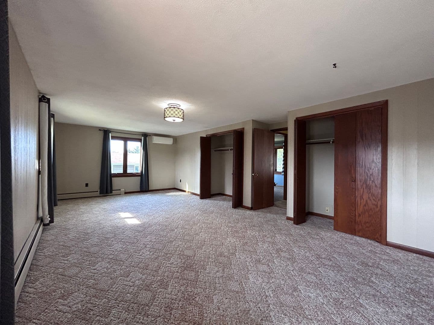 St Charles House: 669 E 14th St