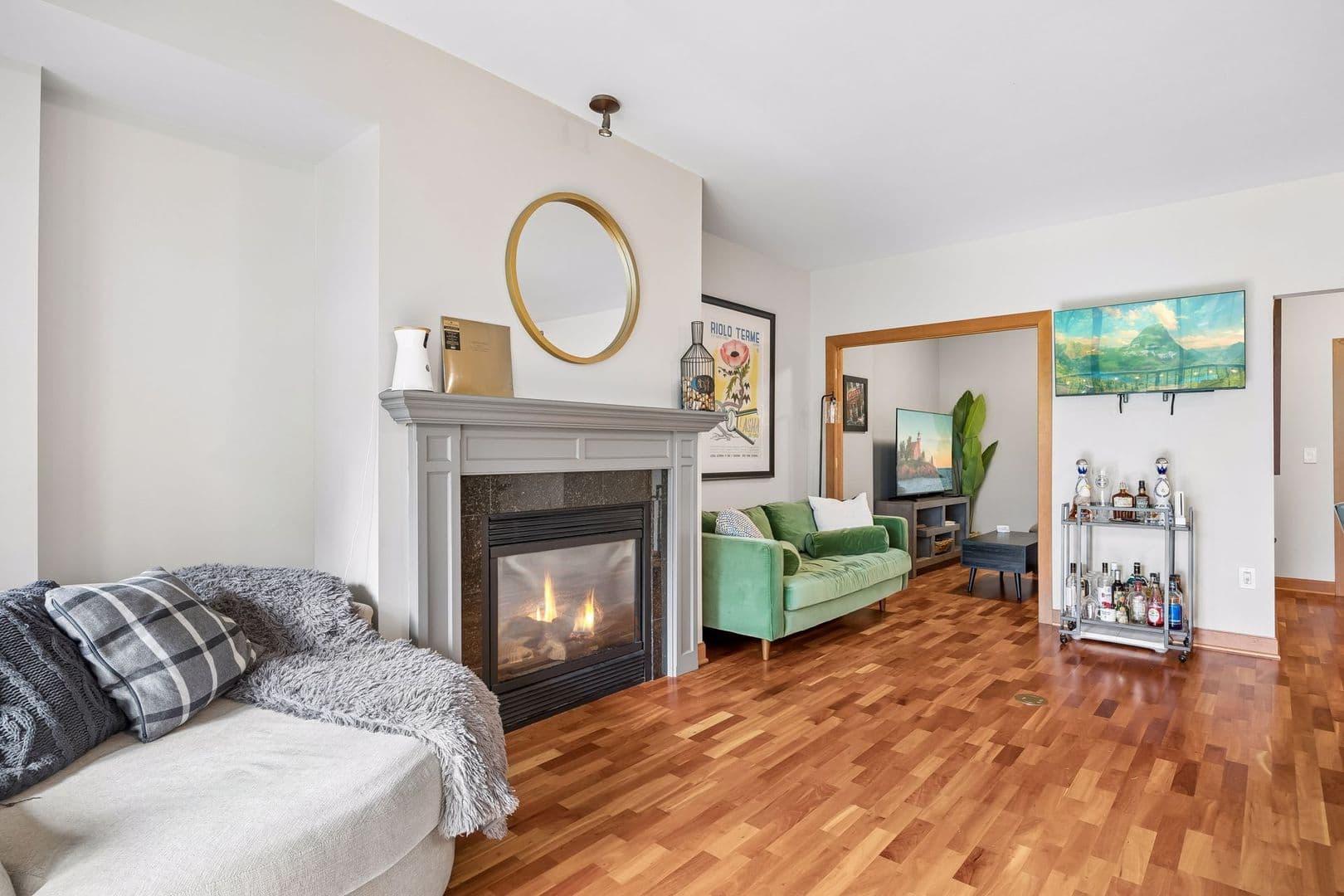 Minneapolis Condo: 317 Groveland Ave