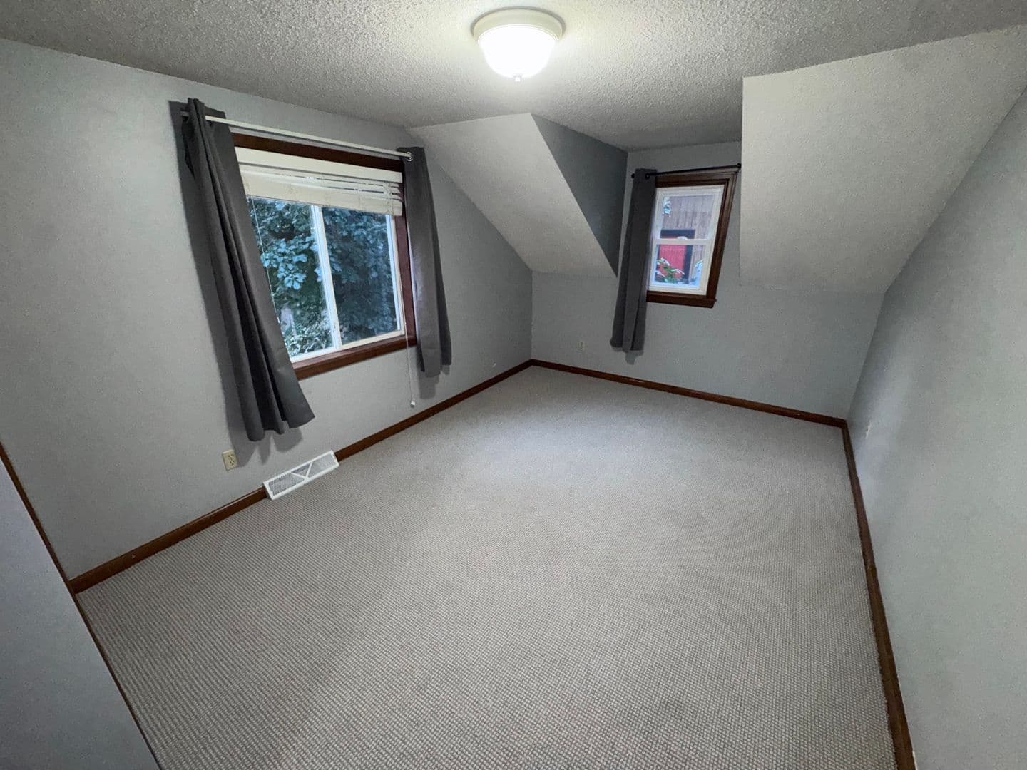 Rochester House: 517 6th Ave SW