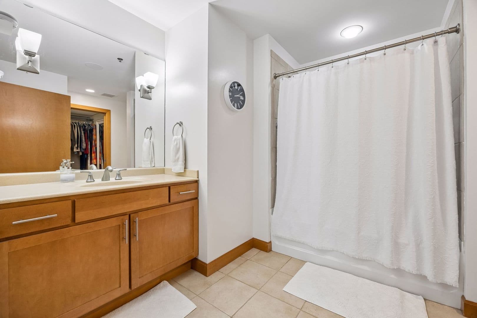 Minneapolis Condo: 317 Groveland Ave