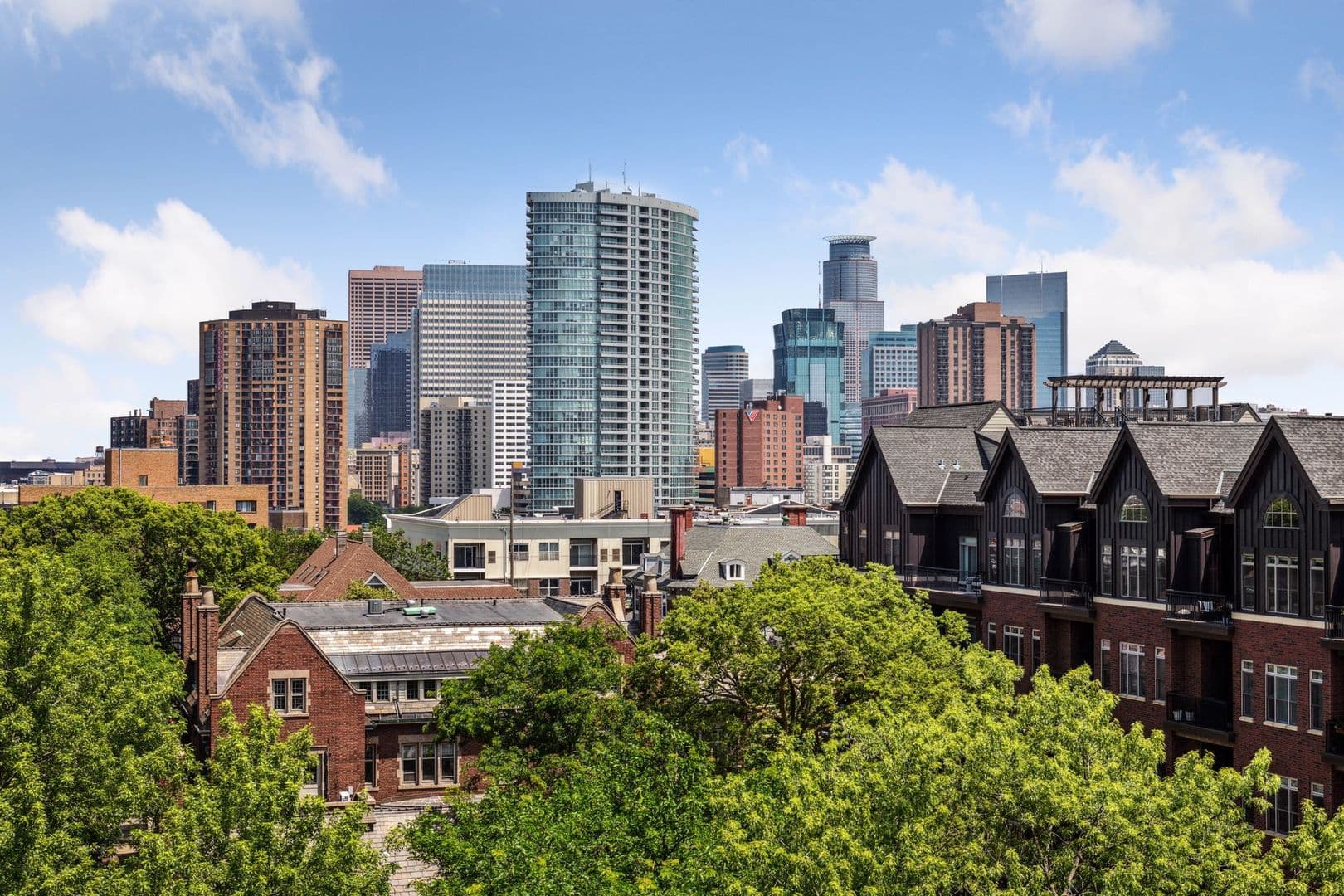 Minneapolis Condo: 317 Groveland Ave