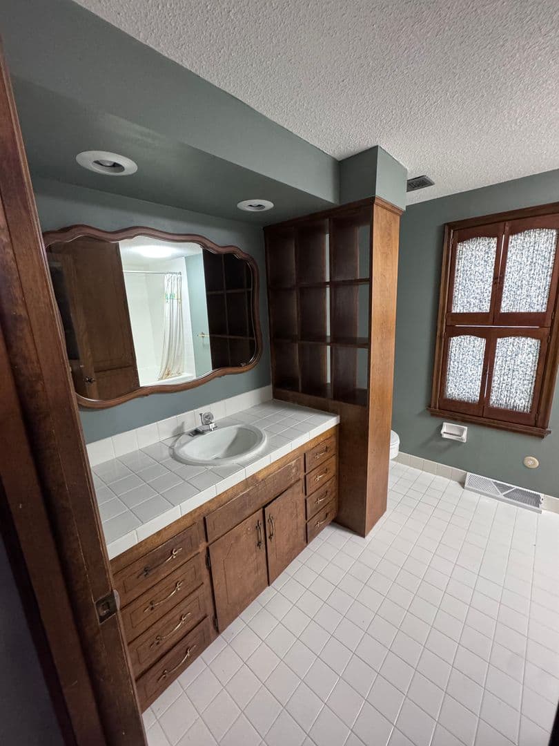 Rochester House: 517 6th Ave SW