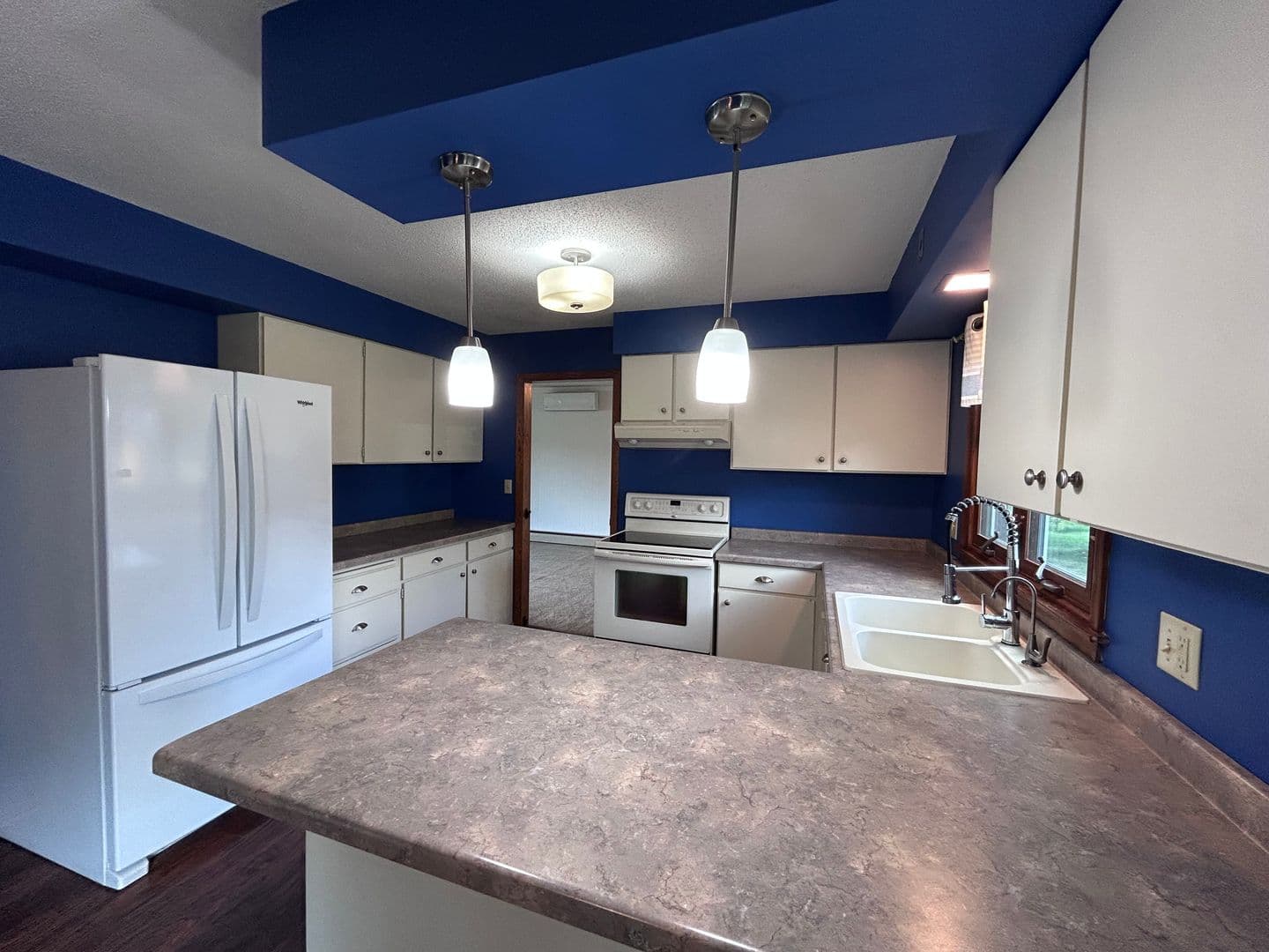 St Charles House: 669 E 14th St